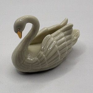 Lenox Swan Mini ivory Fine China 24 KT Gold Trim Figurine Place Card Holder 3"